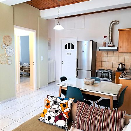 Family Stone Apartment Kyparissia Bagian luar foto