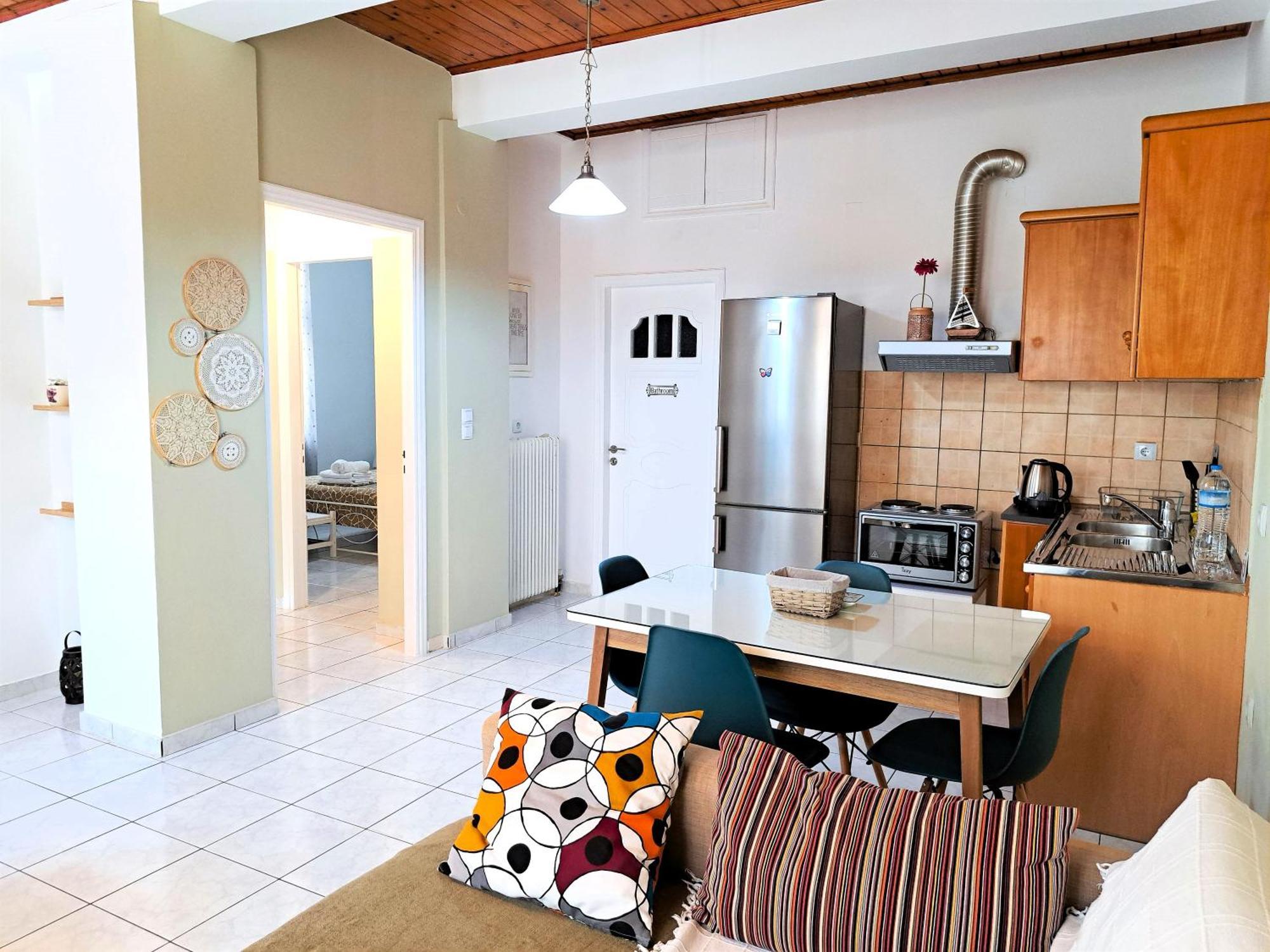Family Stone Apartment Kyparissia Bagian luar foto