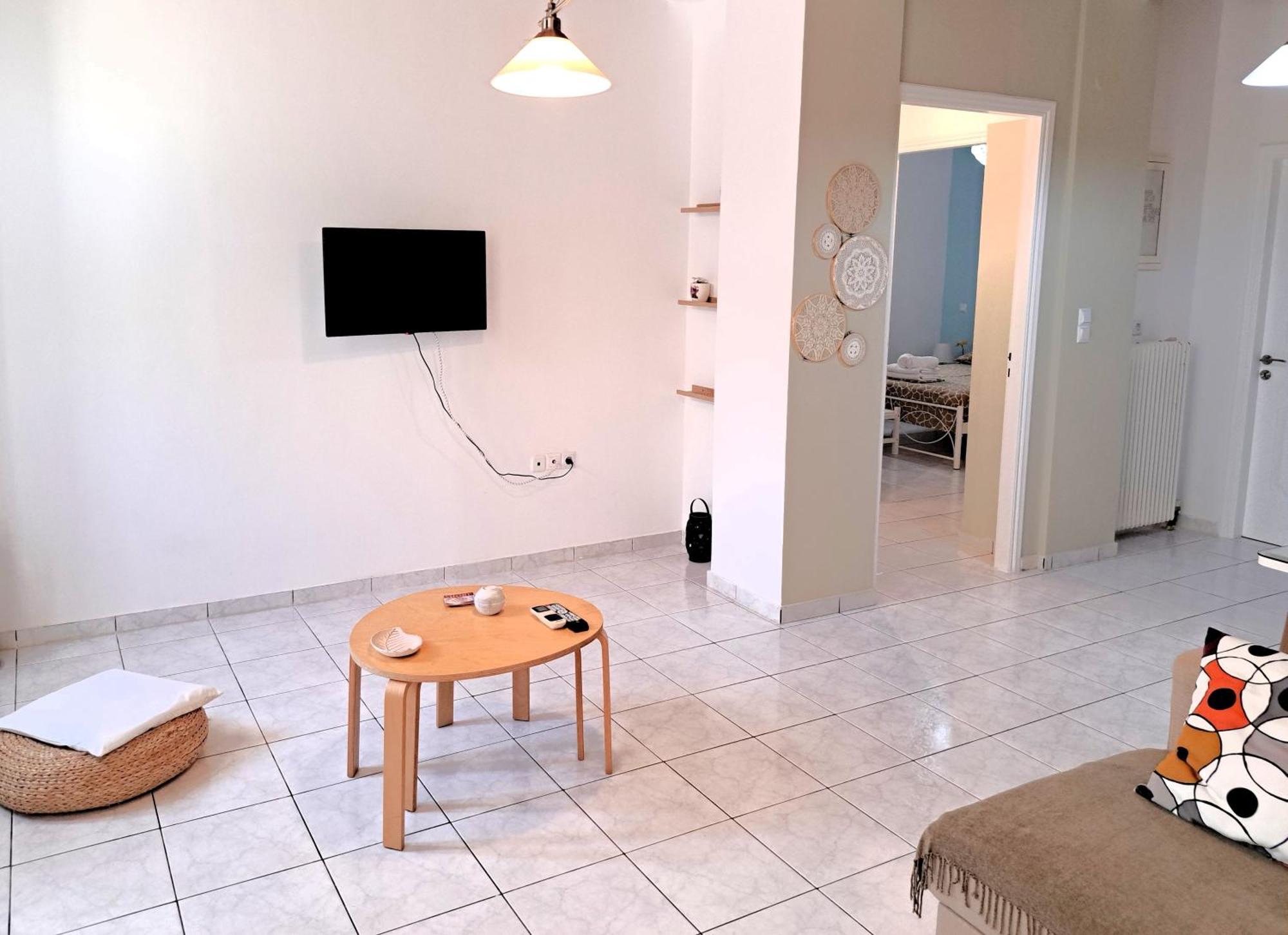Family Stone Apartment Kyparissia Bagian luar foto
