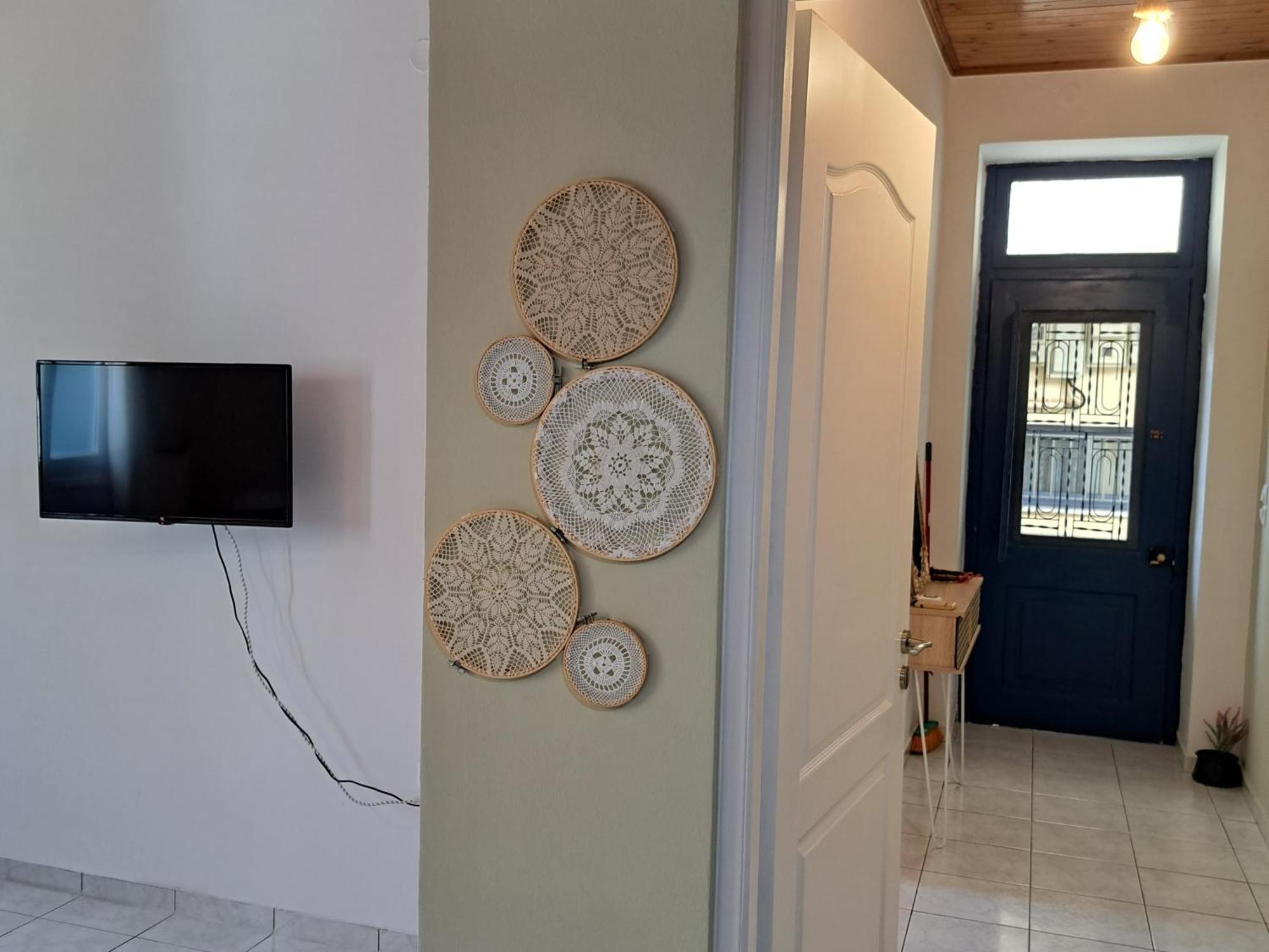 Family Stone Apartment Kyparissia Bagian luar foto