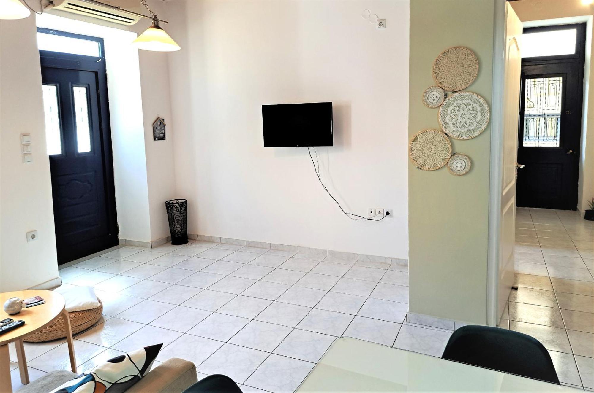 Family Stone Apartment Kyparissia Bagian luar foto