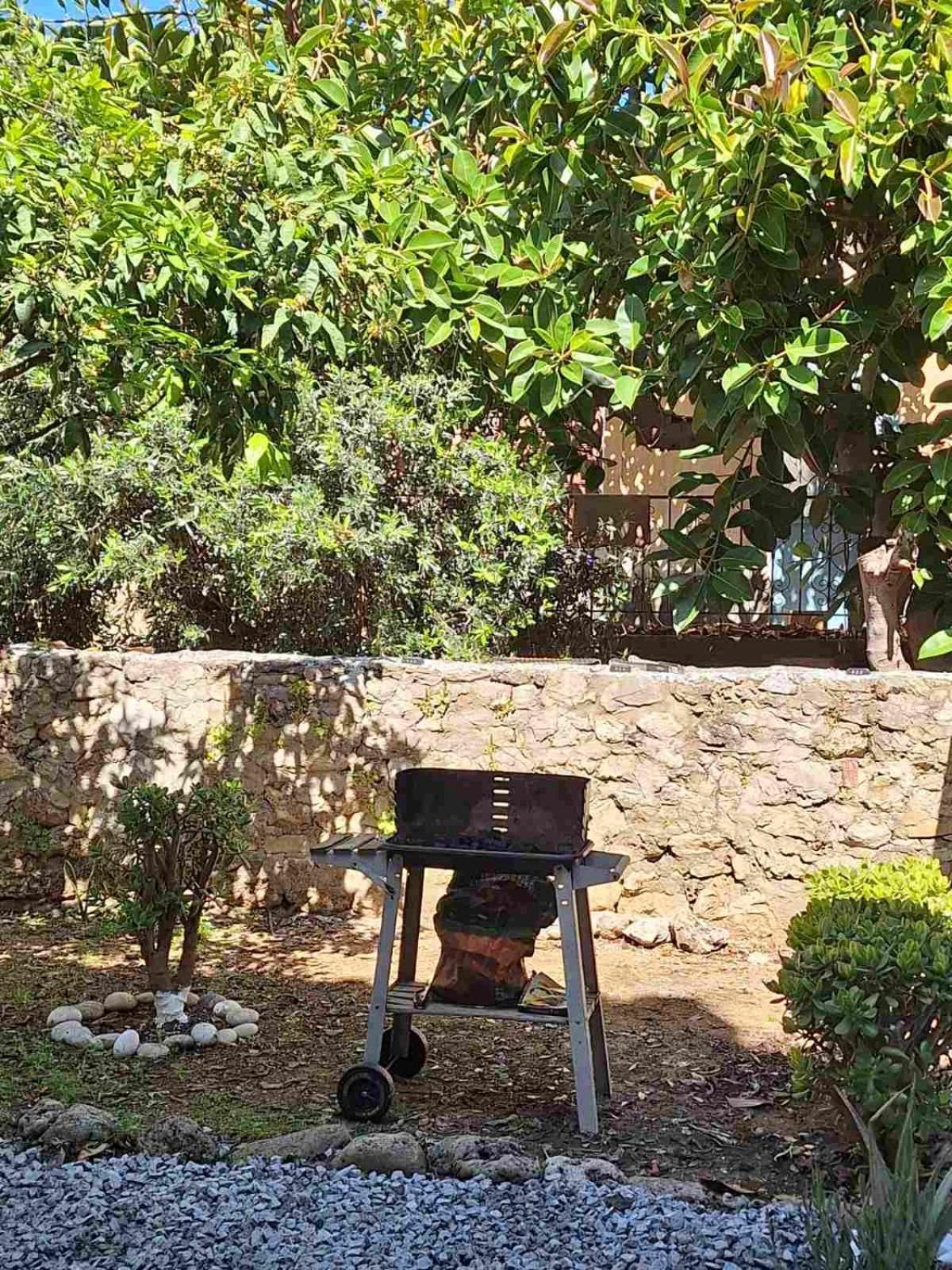 Family Stone Apartment Kyparissia Bagian luar foto